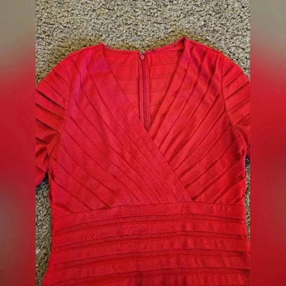 Sexy Layered Red Dress w/ V Neck,, Size Medium - Picture 3 of 8